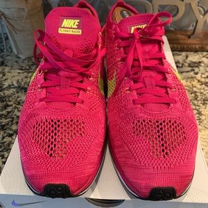Men’s size 11.5 Nike FlyKnit Racers